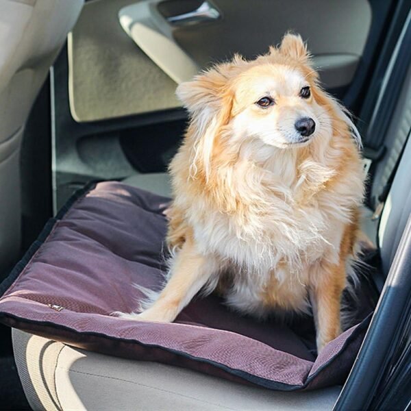 Ferplast Cuccia Cane Cuscino Cane Cane Taglia Media Tessuto Antigraffio Lavabile in Lavatrice a 30° Materassino Cane Impermeabile 83 x 50 x 3,5 cm.Marrone