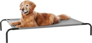 71gw2oWnStS._AC_SL1500_.jpg Amazon Basics Cuccia rialzata per cani rinfrescante e traspirante con struttura in metallo per cani di taglia grande, 130 cm L x 80 cm L x 19 cm A, Grigio