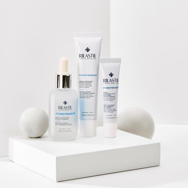 71jAvCXMNQL._AC_SL1500_.jpg Rilastil Hydrotenseur Crema Contorno Occhi Antirughe Idratante e Nutriente, Tripla Azione Anti Age, Anti Borse, Anti Occhiaie, Ristrutturante 15 ml