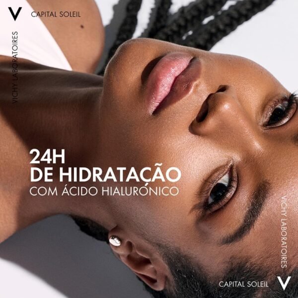 Vichy Capital Soleil SPF20 Acqua Solare Protettiva Idratante Idratante Idratante Pelle Protegge e ricostituisce la pelle, Texture acquosa con acido ialuronico multimolecolare, vitamina E, vulcanico