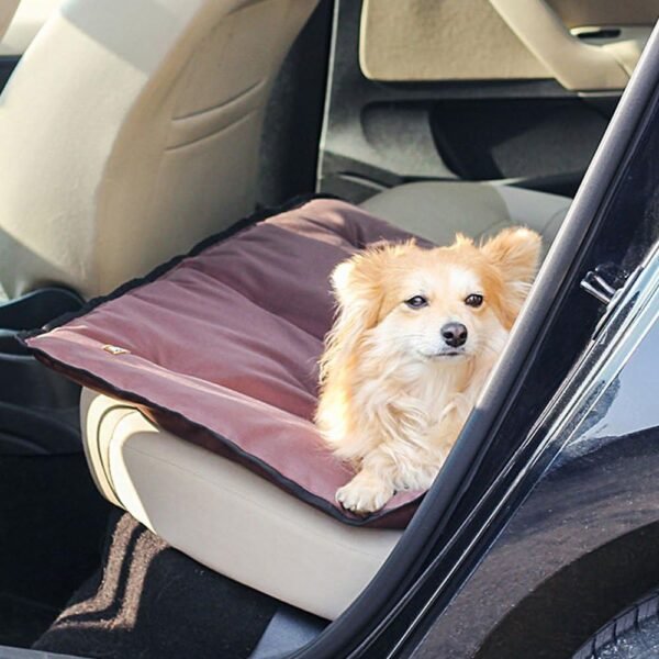 Ferplast Cuccia Cane Cuscino Cane Cane Taglia Media Tessuto Antigraffio Lavabile in Lavatrice a 30° Materassino Cane Impermeabile 83 x 50 x 3,5 cm.Marrone