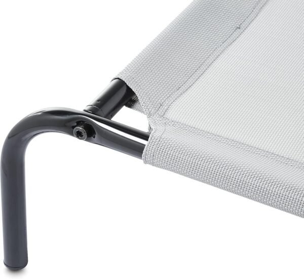 Amazon Basics Cuccia rialzata per cani rinfrescante e traspirante con struttura in metallo per cani di taglia grande, 130 cm L x 80 cm L x 19 cm A, Grigio