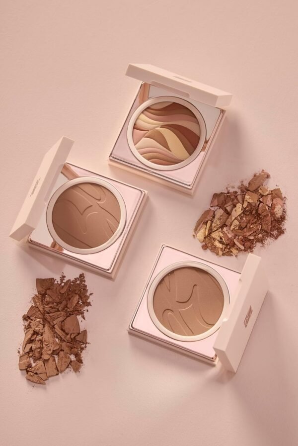 Bionike Defence Color - Polvere abbronzante Sun Touch 207 Noisette, Terra compatta per il viso, esalta guance, guance e scolpisce il viso per un aspetto naturalmente abbronzato, 10 g